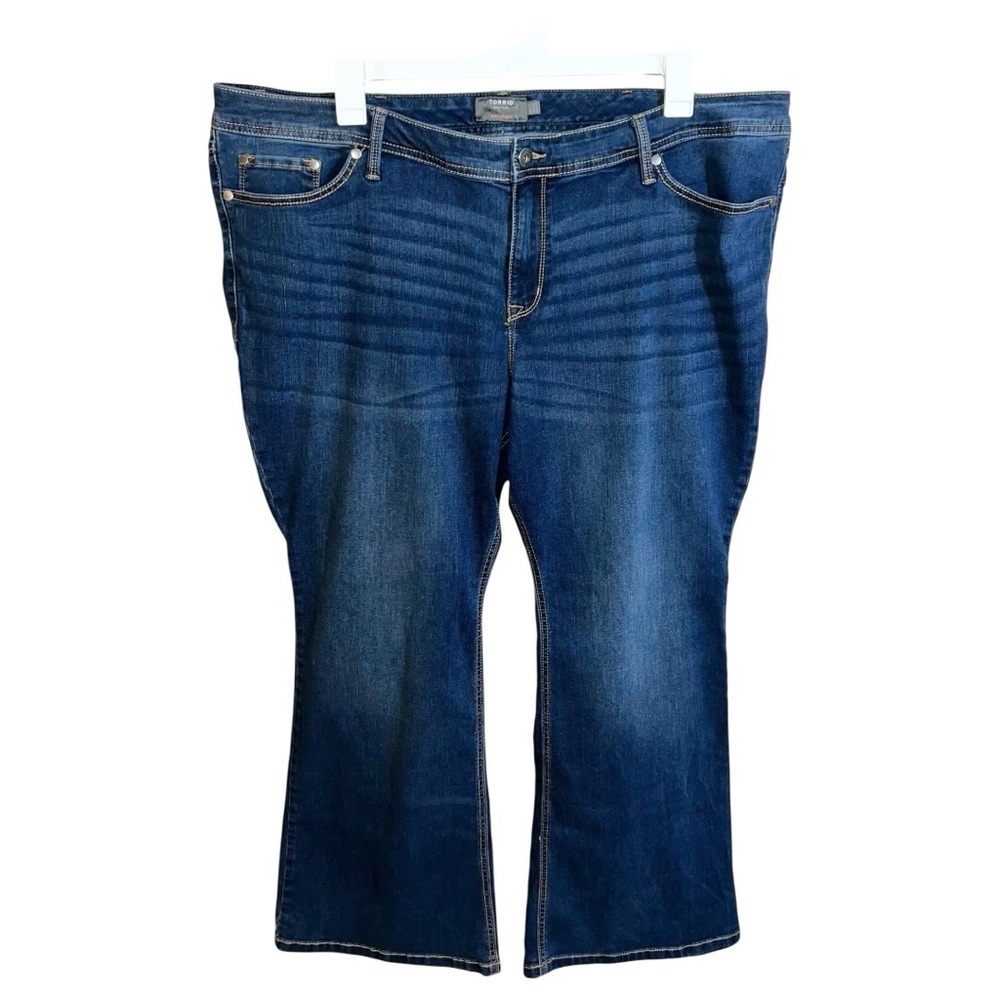 Torrid Jeans Women’s 24 Short Blue Luxe Slim Boot Super Stretch 45x29